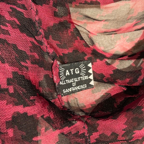 Pink Houndstooth Scarf | All That Glitters - Picture 5 of 7